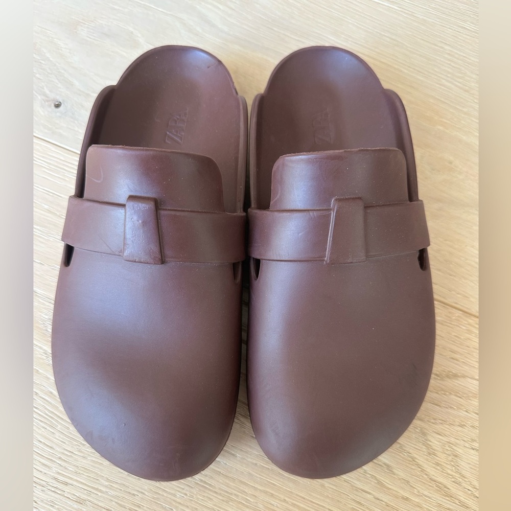 Zara Brown Slip-On Women’s “Rubber” Clogs